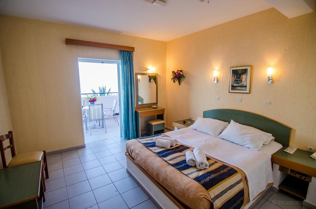 Porto Skala Village Hotel Habitación foto